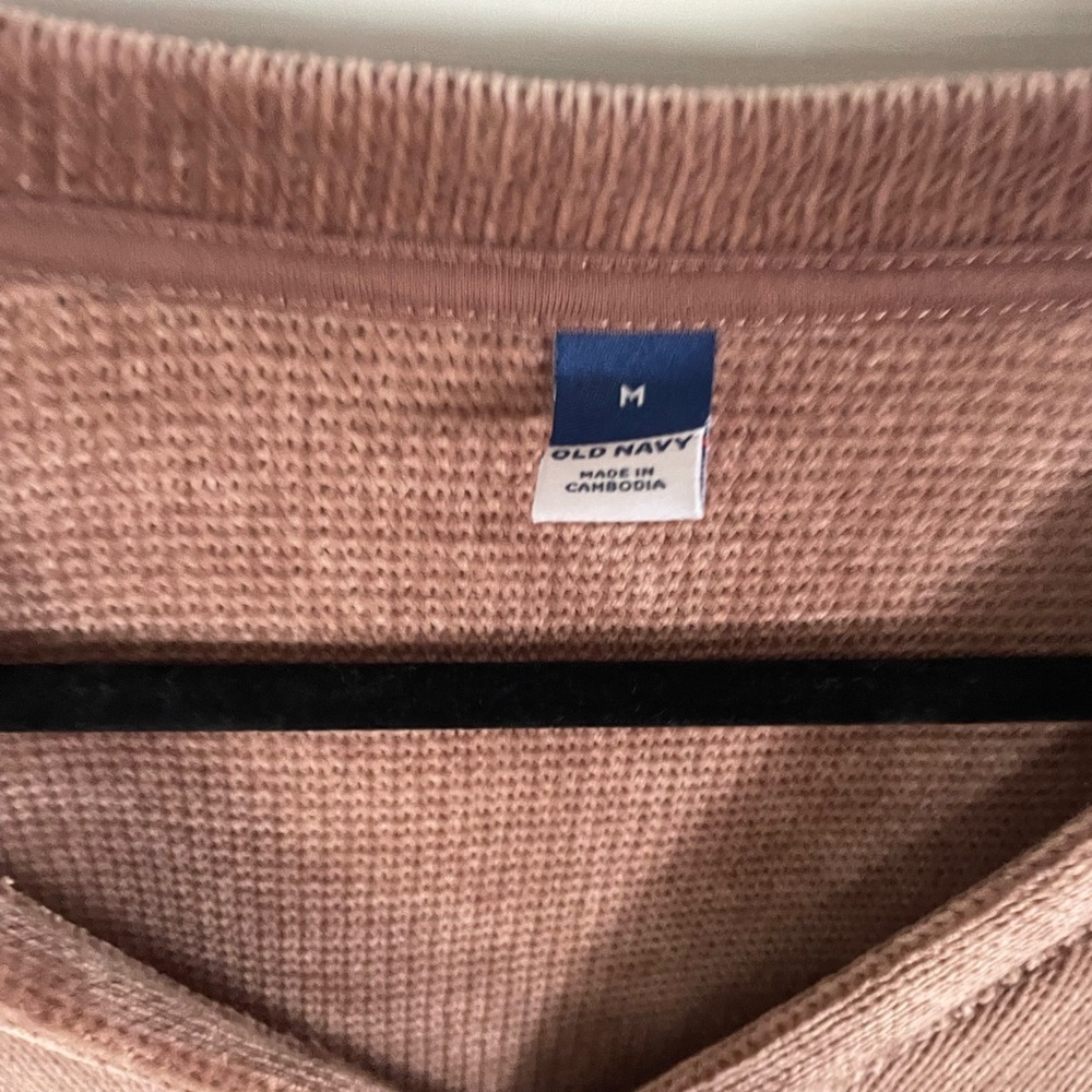 Old Navy Mauve Tan Textured Chenile V-Neck Sweater Medium - Picture 2 of 3